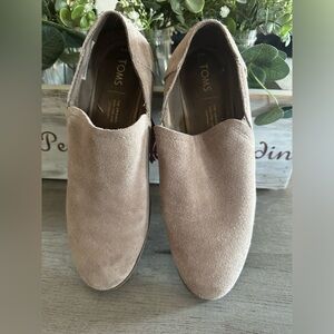 Tom’s suede boots